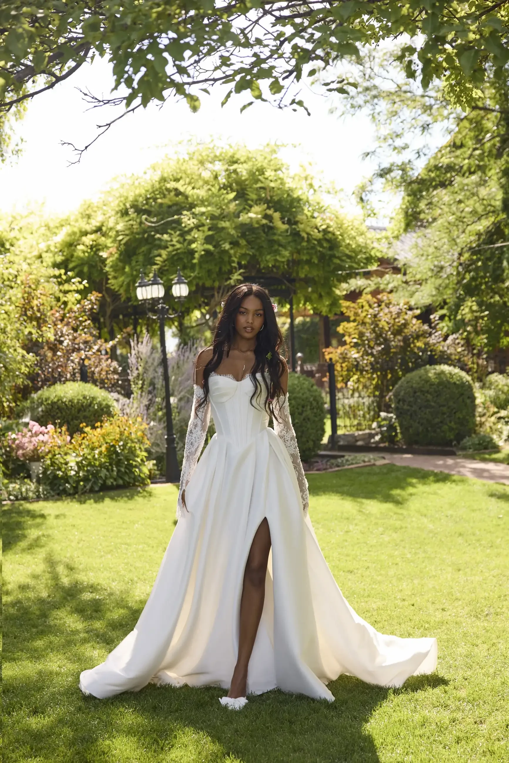 In 2026, brides are redefining ‘sexy’ for themselves. Mobile Image